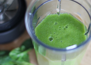 Green Smoothie Recipe with Spinach