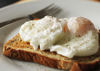 How to poach more than one egg at a time