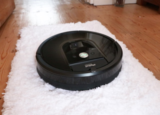 Roomba 980 on a rug