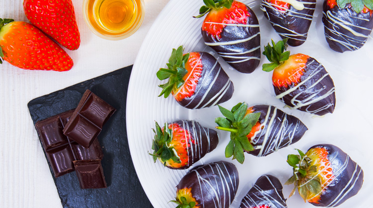 Boozy Chocolate Covered Strawberries Recipe