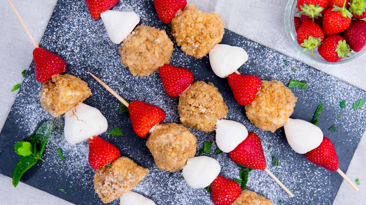 Eton Mess Cheesecake Dessert Kabobs