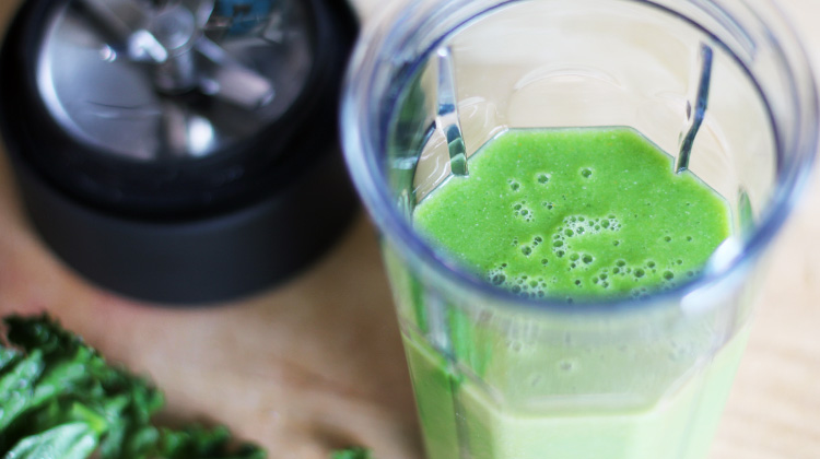 Green Smoothie Recipe with Kale