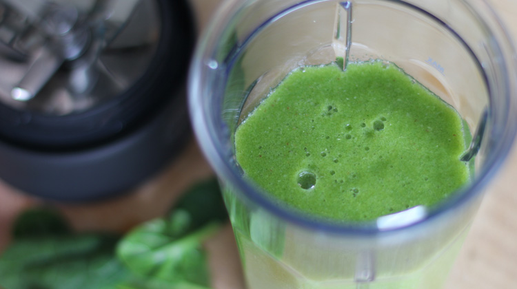 Green Smoothie Recipe with Spinach